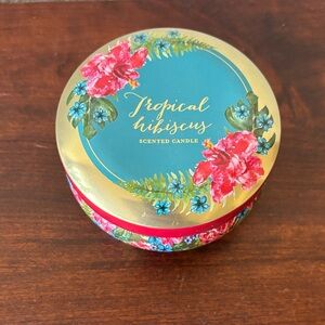 Francesca’s Tropical Hibiscus scented single wick candle